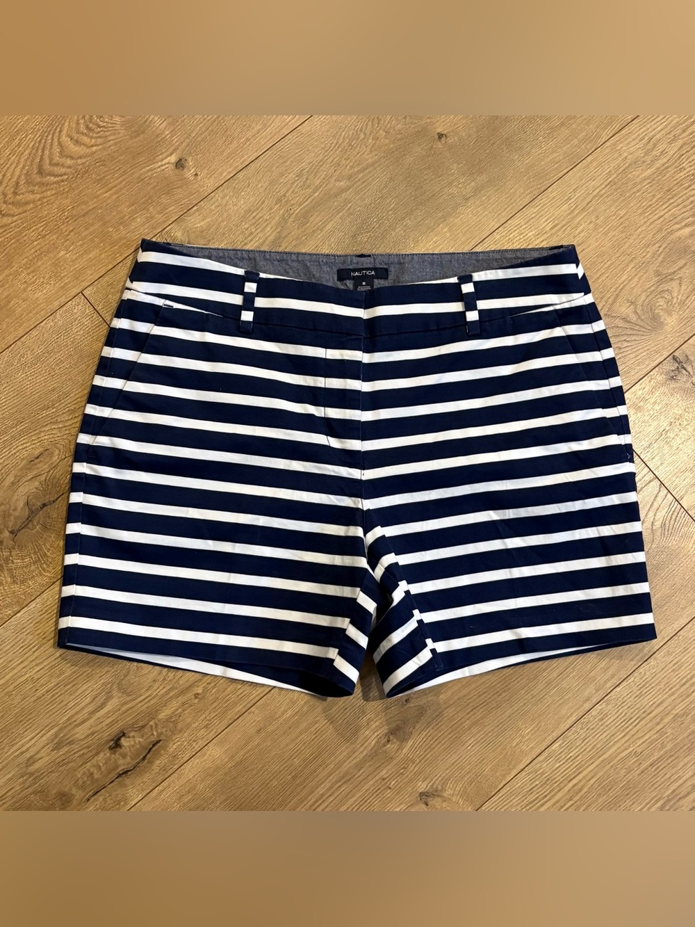 Nautica Women’s Chino Shorts Size 8 Blue White Striped Cotton Twill Pockets